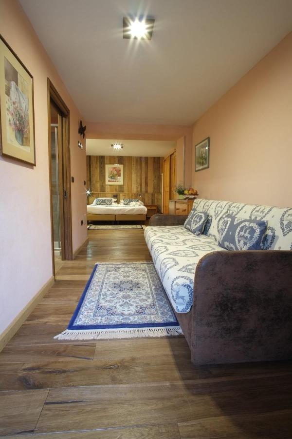 Hotel Granta Parey Рем-Нотр-Дам Экстерьер фото