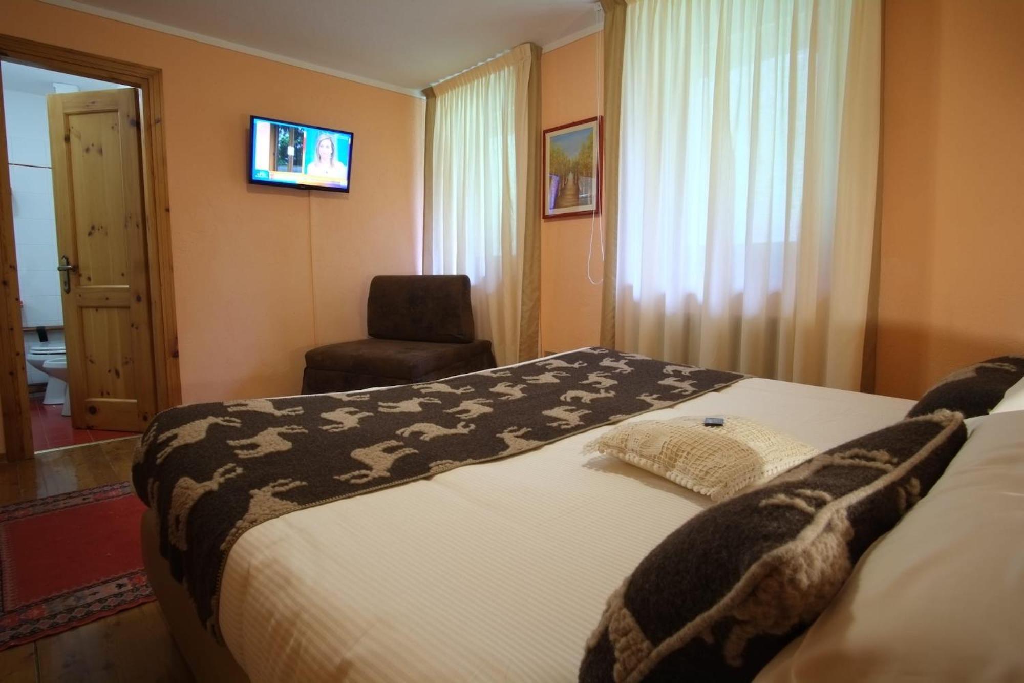 Hotel Granta Parey Рем-Нотр-Дам Экстерьер фото